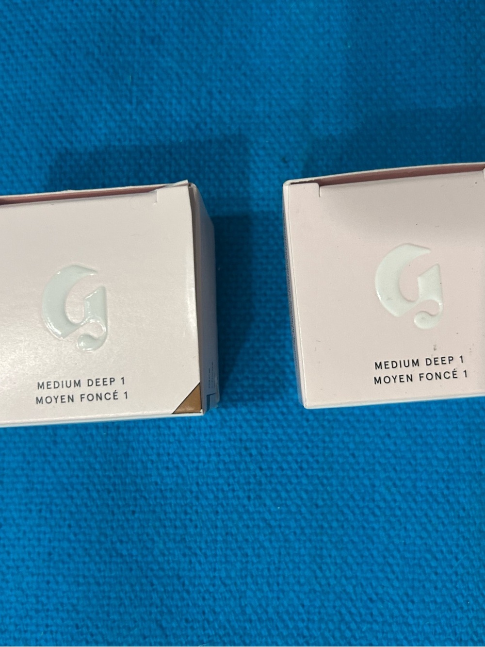 2 - Glossier Stretch Balm Concealer in the shade Medium Deep 1 (Moyen Foncé 1)